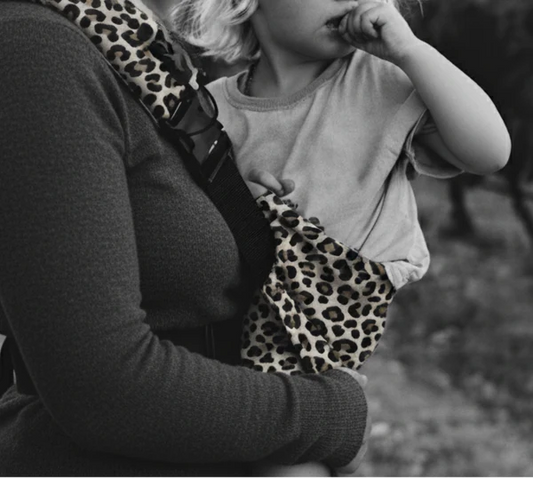 Porte-Bébé Léopard – Gardez Bébé Contre Vous, Avec Style